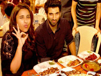 Aditya Roy Kapur-Parineeti Chopra 'Daawat' On Ramzan Special Food (Pics)