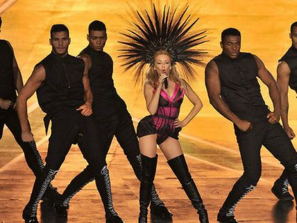 Kylie Minogue Set CWG 2014 Closing Ceremony Stage On Fire!