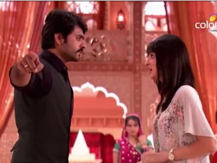 Rangrasiya: Rudra Insults Myra And Expels Her (6th August)