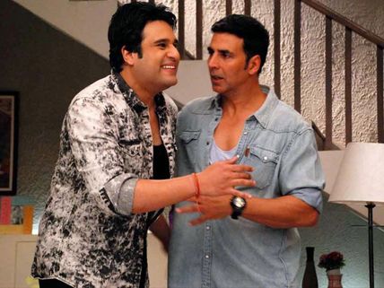 How Akshay Kumar Comforted Krushna On Entertainment Sets?