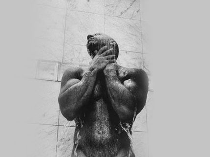 Vin Diesel Shares A Racy Nude Pic During Shower!