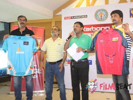 Sudeep Unveils Rockstar KPL Jersey