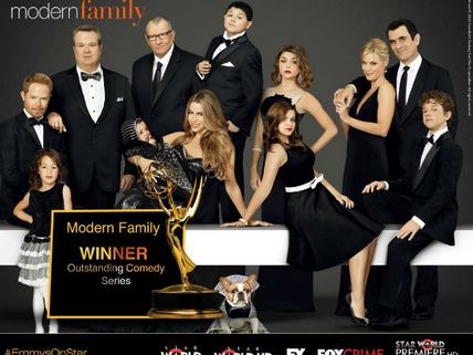 'Modern Family' Wins Emmy Award For 5th Consecutive Year!