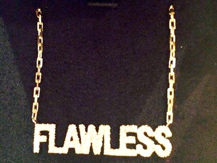 Find Out What Beyonce Gifted Nicki Minaj After VMAs