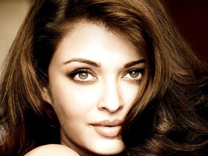 OMG! Aishwarya Rai's Jazbaa Plot Leaked?