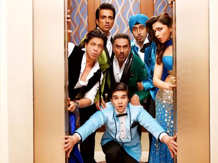 VIDEO: Learn The 'Indiawaale' Dance Steps With Shahrukh-Deepika