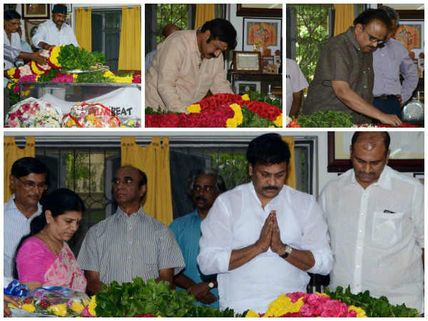 Photos: Chiranjeevi, Balakrishna, Mohan Babu At Bapu's Funeral