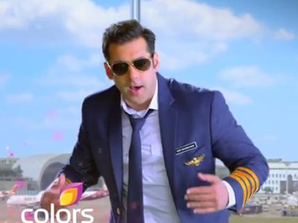 Salman Khan Shot Bigg Boss 8 Promo In Mumbai Airport!