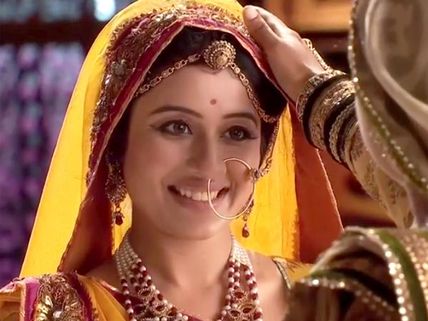 Jodha Akbar: Jodha Parised, Rukaiya Jealous And Insecure Again