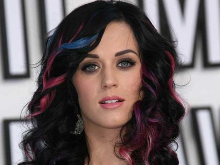 Katy Perry To Spill Beans On Career And Love In A Book?
