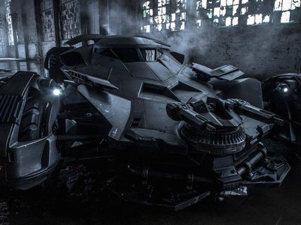 After Batmobile Pic Leaks, Zack Snyder Shares Original One