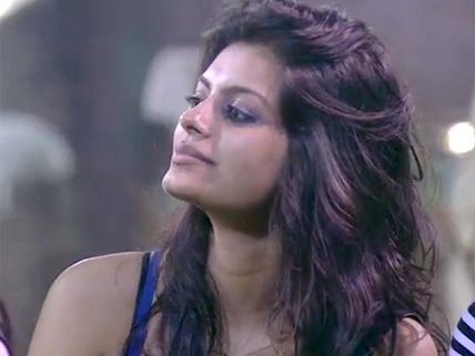 Bigg Boss 8 Day 1: Sonali Raut Targeted By Diandra, Karishma, Minissha?