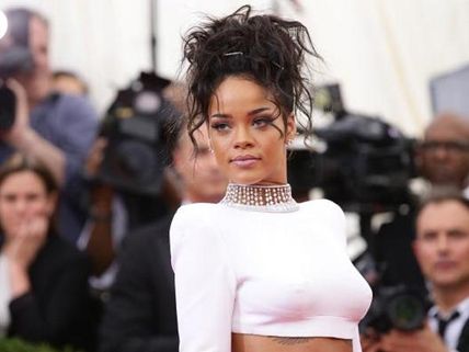 Rihanna To Finally Act With Daniel Craig In Bond's Next Movie?