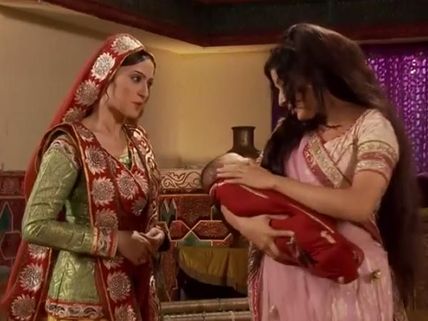 Jodha Akbar: Rukhaiya Refuses To Give Baby Hussain To Jodha