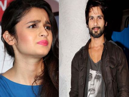 OH NOT AGAIN! Alia Bhatt Kisses Shahid Kapoor In Shaandaar