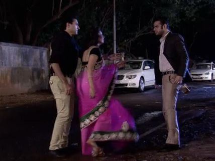 Yeh Hai Mohabbetain: Raman Gets Drunk Accuses Mani!