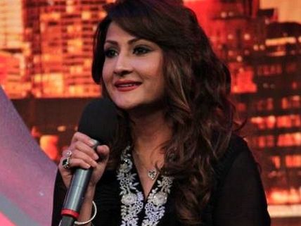 When Urvashi Dholakia Called Karishma Tanna Confused On Bigg Boss 8! 