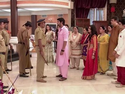 Kumkum Bhagya: Police Come To Abhi’s House With Search Warrant