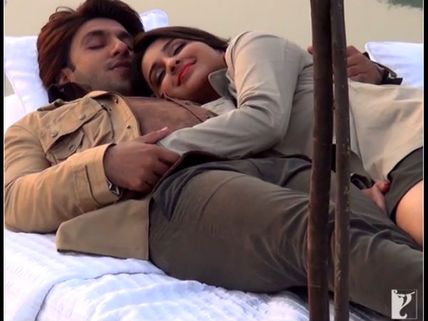 Kill Dil Leaks: Sajde Song