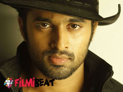 Unni Mukundan Joins College!