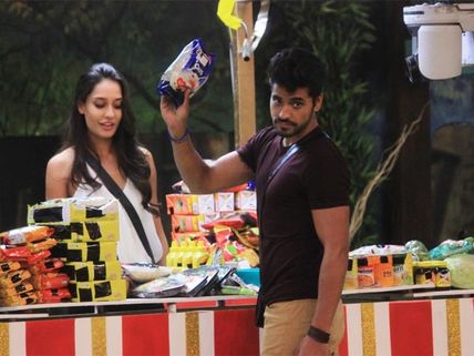 Lisa Haydon Brings Romance And Shaukeen Stall To Bigg Boss 8! 