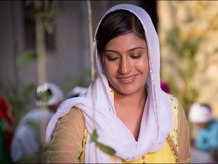 Qubool Hai: Seher’s Car Blown : Haya Gets Her Voice!