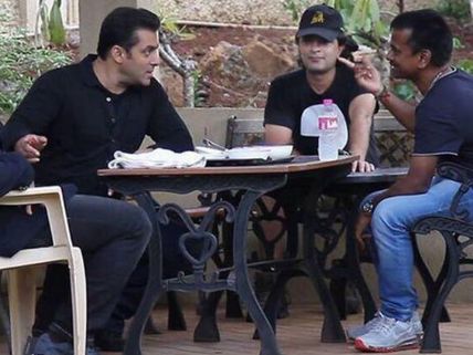 Murugadoss Chooses Salman For Kaththi Remake?