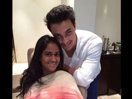 Salman Khan's Sister Arpita Khan Grand Reception In Mumbai