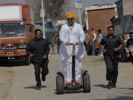 See Pic: Sanjay Dutt Travelling In Style