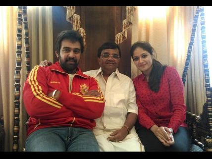 Aatagara To Have Seven Heros!