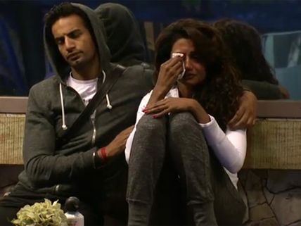 Bigg Boss 8: Nigaar Khan Cornered By Gautam, Ali, Karishma.. (Photos)