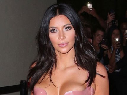 Kim Kardashian To Present 'Booty-full' Gift To Kanye West!