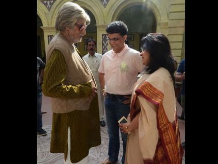 Amitabh Bachchan Met Sourav Ganguly At Kolkata 'Piku' Set
