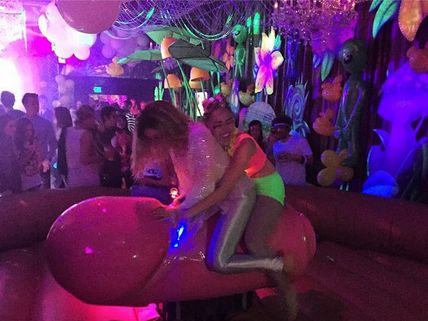 Miley Cyrus' Wild 22nd Birthday Party, Goes Topless!