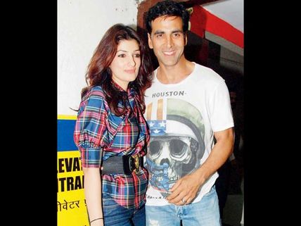 Akshay Kumar, Twinkle Khanna Enjoy A Hilarious Evening
