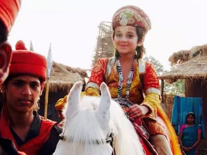 Jodha Akbar: Salim Becomes Distant From His Parents