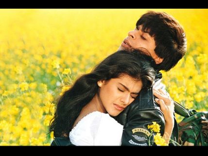 Watch Shahrukh Khan-Kajol's Iconic Romance In DDLJ New Trailer
