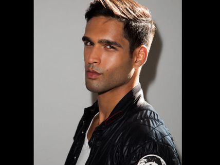 Watch: Siddharth Mallya Desperately Yell 'I Am Not Gay!'
