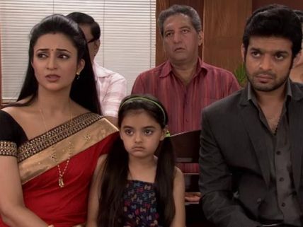 OMG: Raman Files For Divorce, Ishita Confesses Love In Yeh Hai Mohabbatein! 
