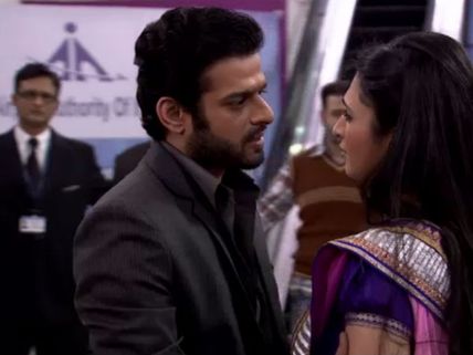 Yeh Hai Mohabbetain: Raman Promises Never To Leave Ishita