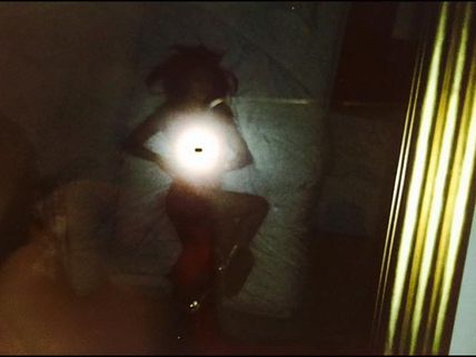 Selena Gomez Shares The Hottest Selfie Till Date