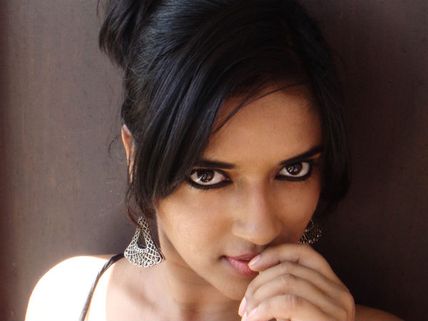 Shocking: Tamil Actress Leaks Topless Photographs!