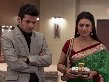 Yeh Hai Mohabbatein's Shagun Makes Raman-Ishita Cancel Honeymoon! 