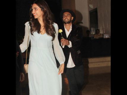 Pics: Ranveer Singh Proposes Deepika Padukone At Farah Khan's Party?