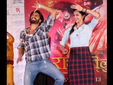 Ranveer Singh-Deepika Padukone Set The Dance Floor On Fire