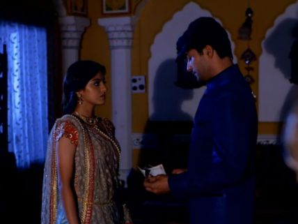 Diya Aur Baati Hum: Will Sooraj Let Go Sandhya For Her Career?