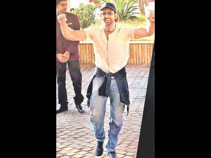 Snapped: Hrithik Roshan Starts Shooting For Mohenjo Daro
