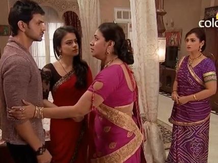 Meri Aashiqui Tum Se Hi: Love-Hate Saga Of Ishaani-Ranveer Continues