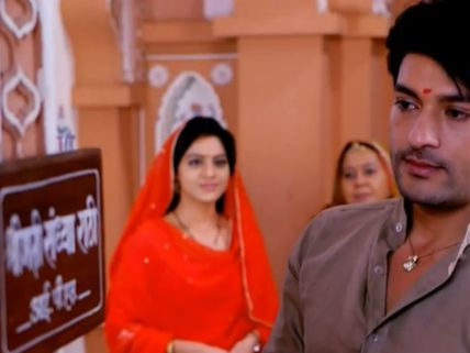 Diya Aur Baati Hum: Sooraj-Sandhya To Celebrate Valentine’s Day?