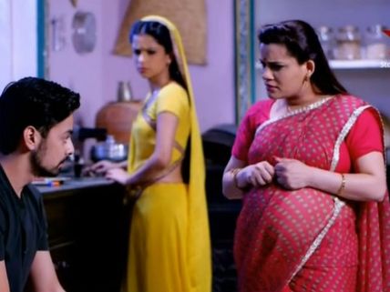 Diya Aur Baati Hum: Bhabho To Accept Sandhya's Request; Meenakshi Jealous!